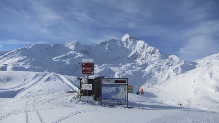 Tanatzhöhi mit Piz Tambo im Skigebiet von Splügen