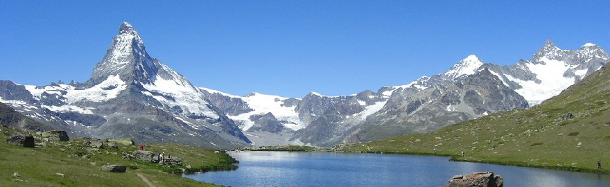 Cervin avec lac de montagne