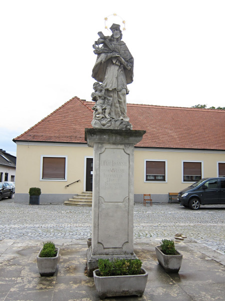 Nepomuk Statue in Eisenstadt bei der Bergkirche