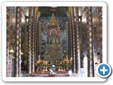 Bouddha en marbre à l'intérieur de Wat Santevorn