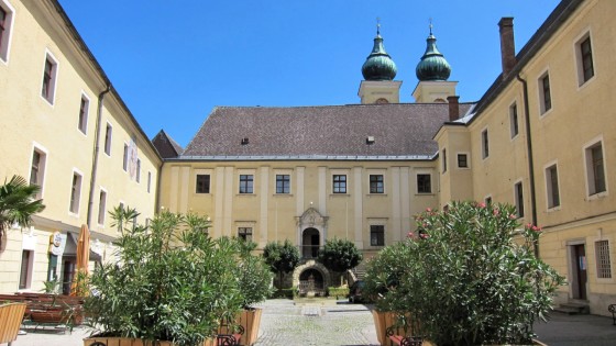 Stift Lambach, Inner court