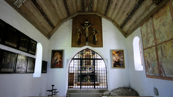Vue intérieure de la chapelle de Mösli