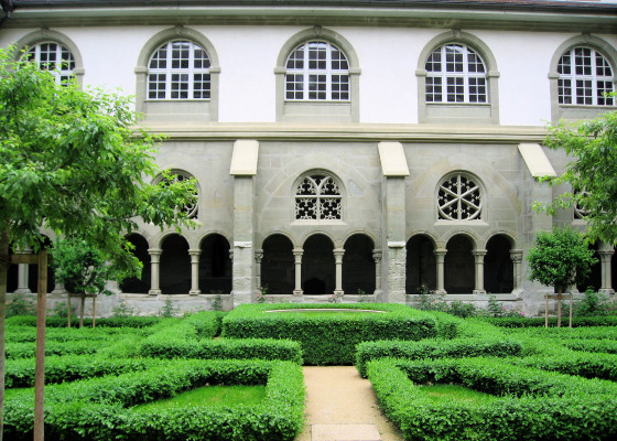 Hof des Kreuzgangs vom Kloster Hauterive