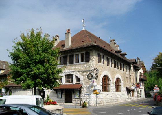town hall of Celigny