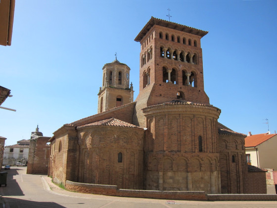 église romane en briques San Tirso à Sahagun