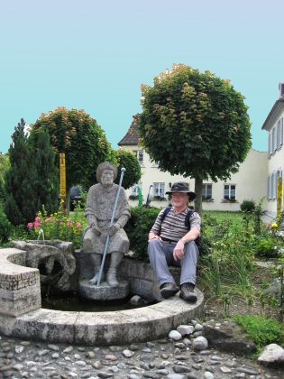 Fontaine Jakobus devant la maison du Cursillo, Oberdischingen