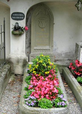 grave of the poet Annette von Droste-Hülshoff