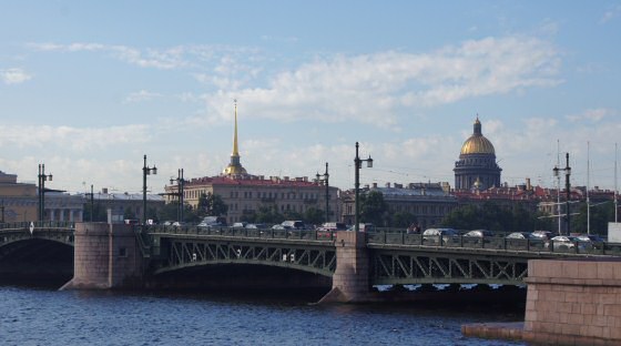 Brücke über die Neva