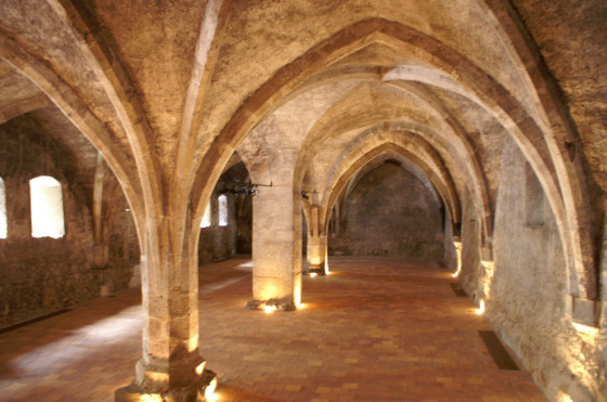 Weinkeller mit gotischem Gewölbe