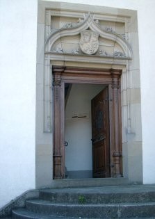 Entrance to the courthouse