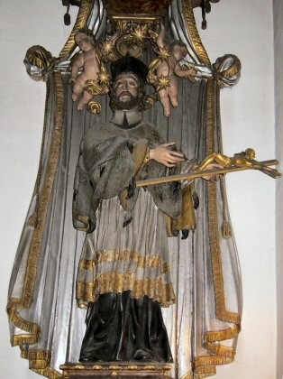 Statue des Hl. Nepomuk in der Servitenkirche