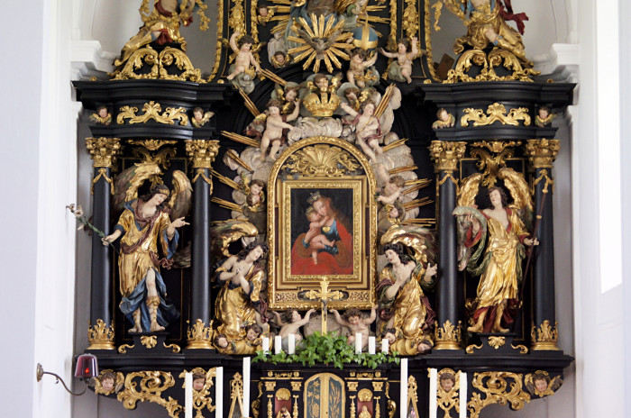 Altar der Mondseer Mariahilfkirche