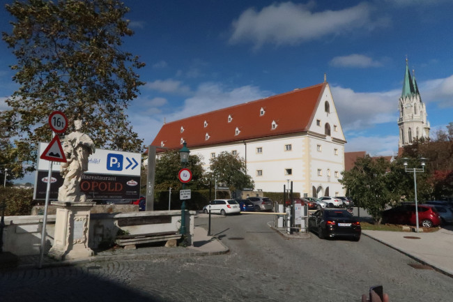 Klosterneuburg Nepomuk mit Stift