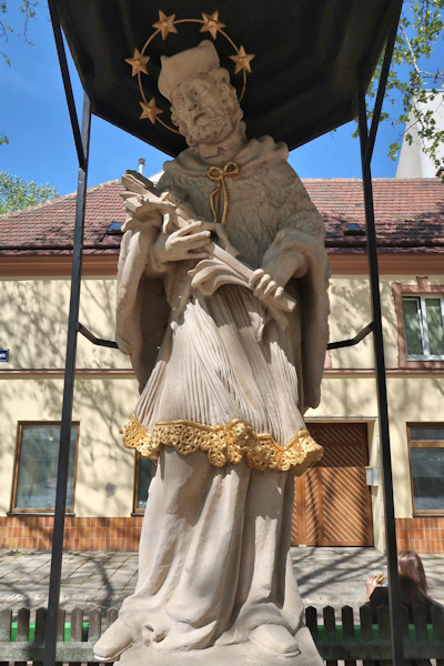 Johannes Nepomuk Statue am Sobieskiplatz, Wien 1090