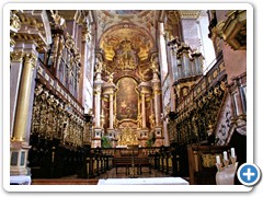 Chorgest�hl und Chororgel