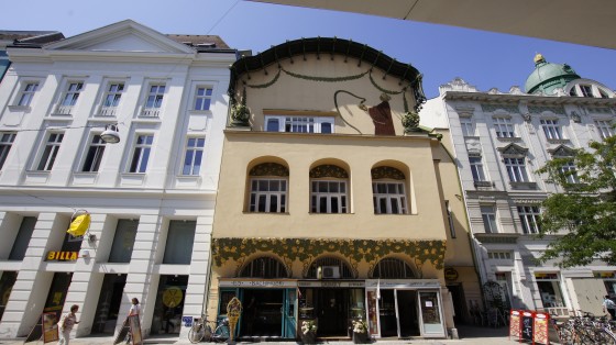 Art nouveau house in the Kremsergasse