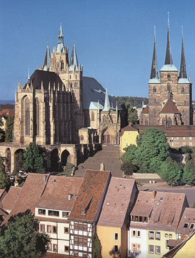La cathédrale Sainte-Marie et l'église Saint-Severi