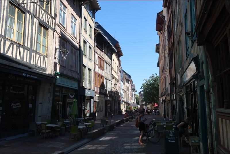 Rue Eau de Robec