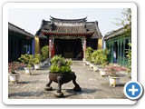 Chinesische Versammlungshalle mit Tempel