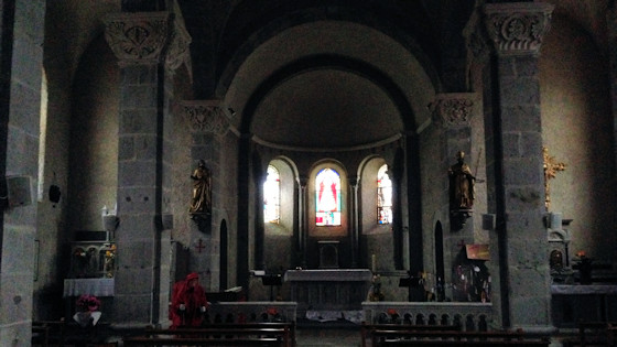 Vue intérieure de l'église d'Araules