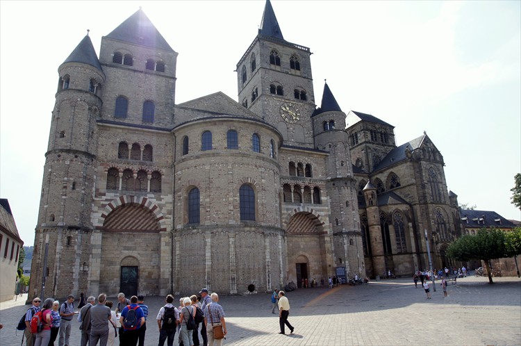 Cour de la cathédrale