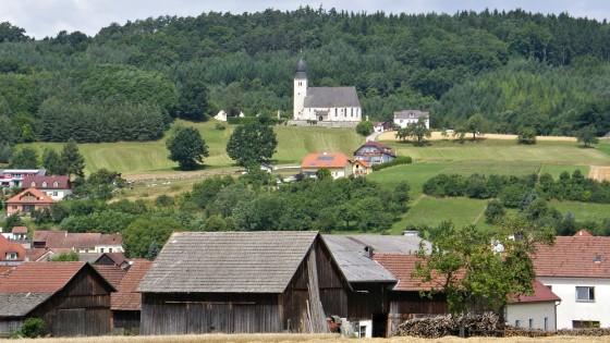 In the distance church v. Leiben