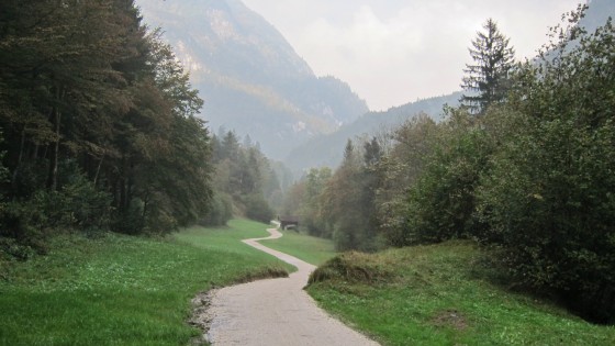 Path between Unterjetteneberg and Schneizlreuth