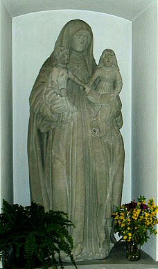 statue gothique d'Sainte Anne trinitaire