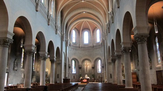 Eglise St-François, interior view