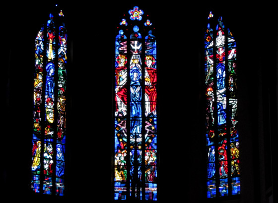 Fenêtres vitrées dans le chœur