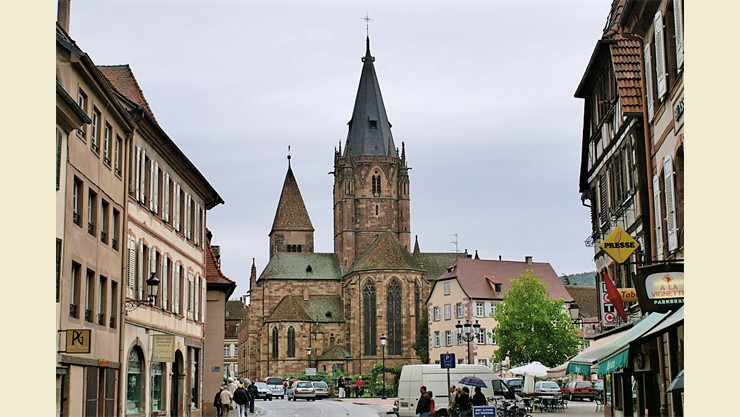 The abbey church is predominantly Gothic (13th century)