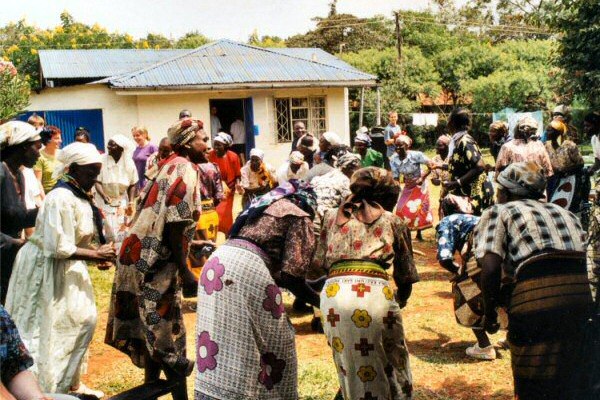 Kenyan Kolping women dancing