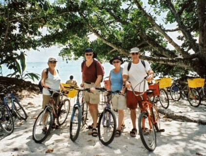 Mit dem Fahrrad zur Barcardi Beach