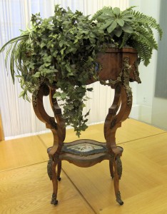 Table à fleurs